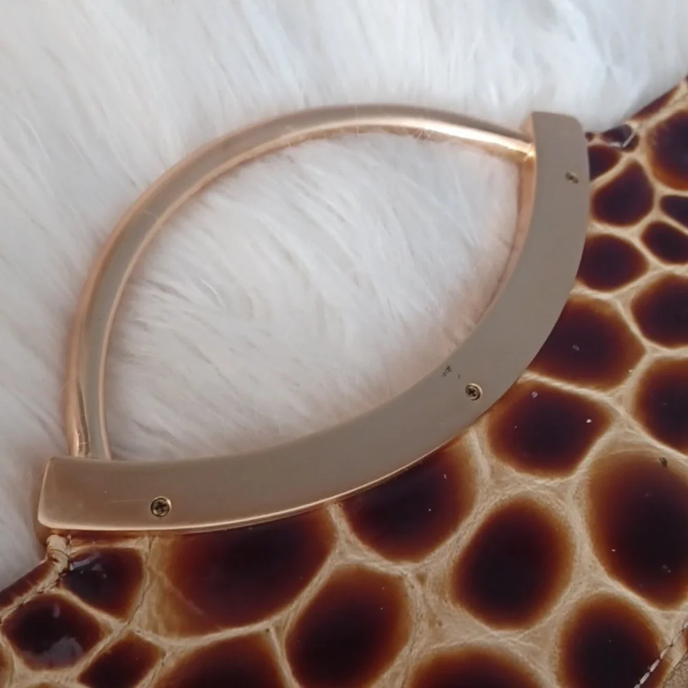 Hobo Medium Size Clutch - Picture 6 of 14